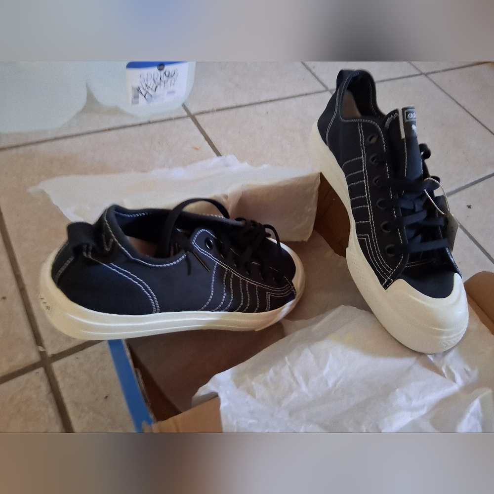 Adidas Men's Black and White Canvas Sneakers 3 Stripe Nizza 10.5 Nwt And Box - Picture 3 of 13